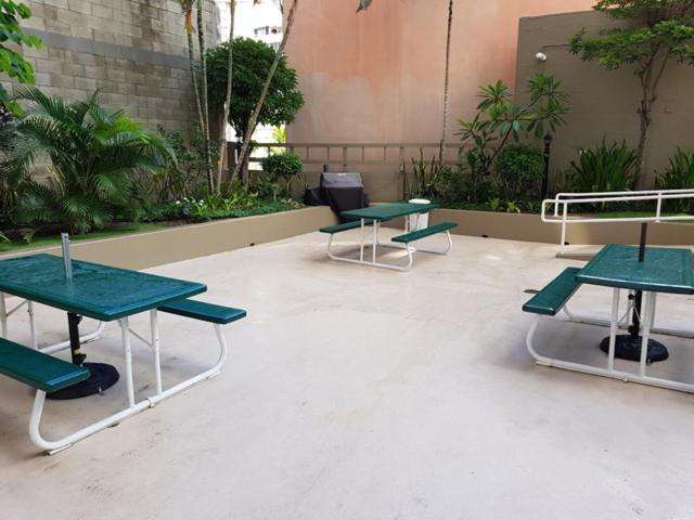 Gem Of Waikiki At Inn On The Park Honolulu Buitenkant foto